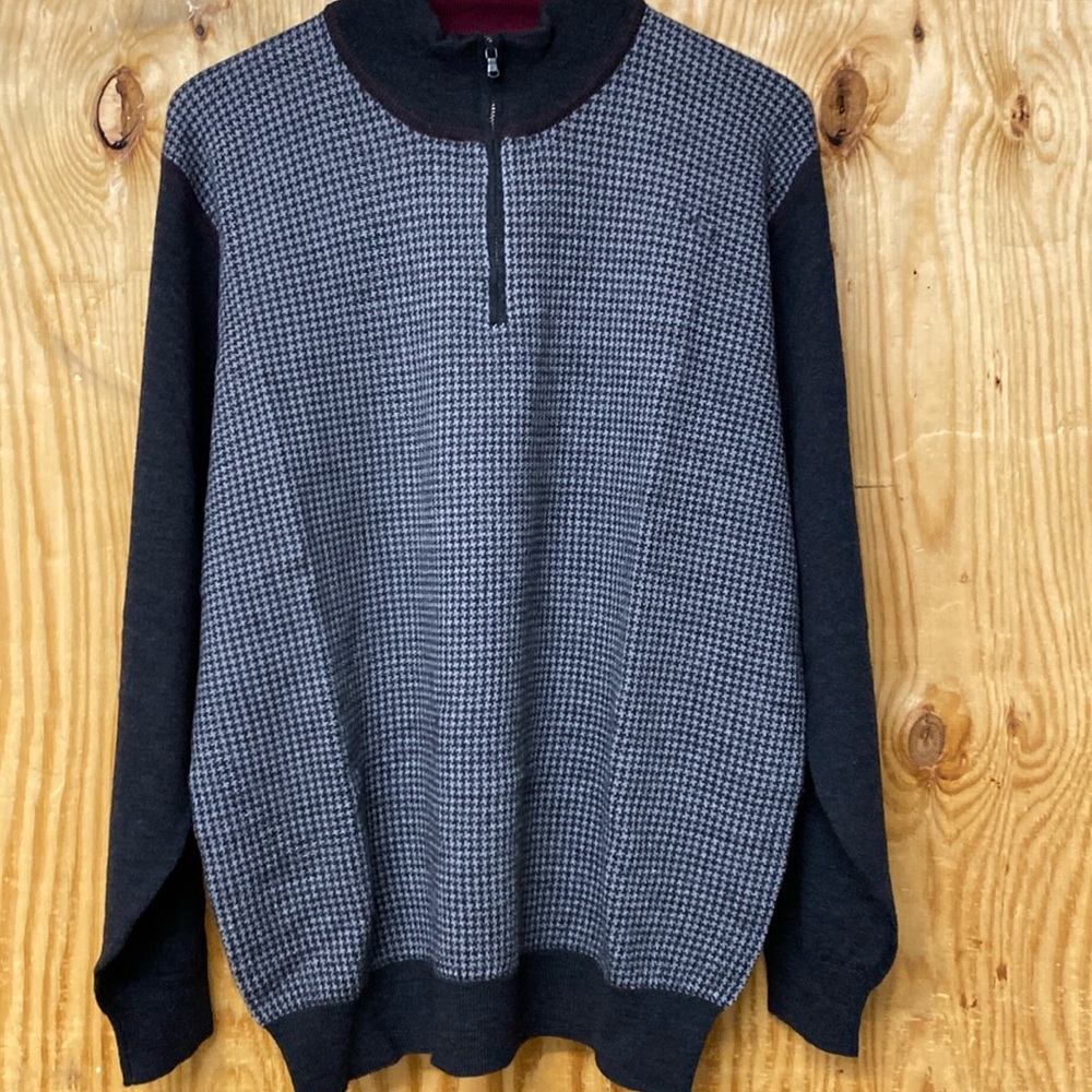 Tommy Hillfiger men’s L Italian Merino Wool sweater
